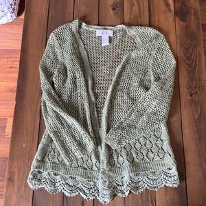 Quarter sleeve green cardigan